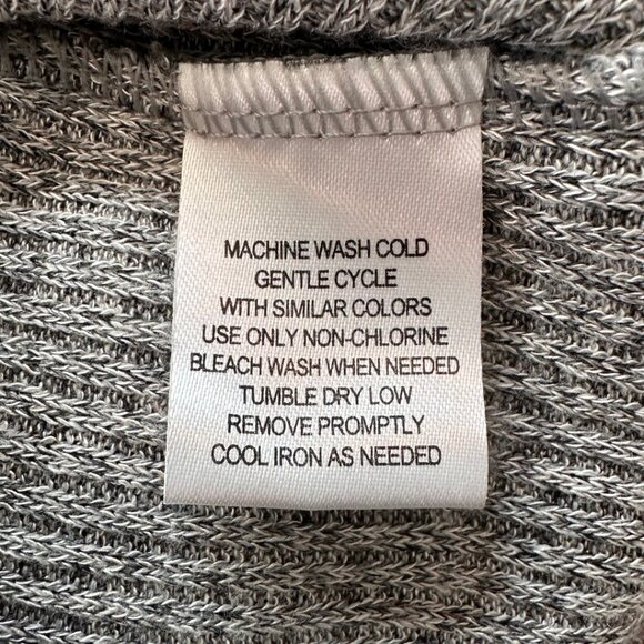 Cozy Gray Ribbed Knit Top | Scoop Neck with Button Detail | Women’s M - Picture 8 of 10